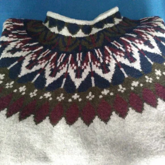 Vince Camuto Fair Isle Sweater: Just In Time For Football Season - Picture 1 of 6